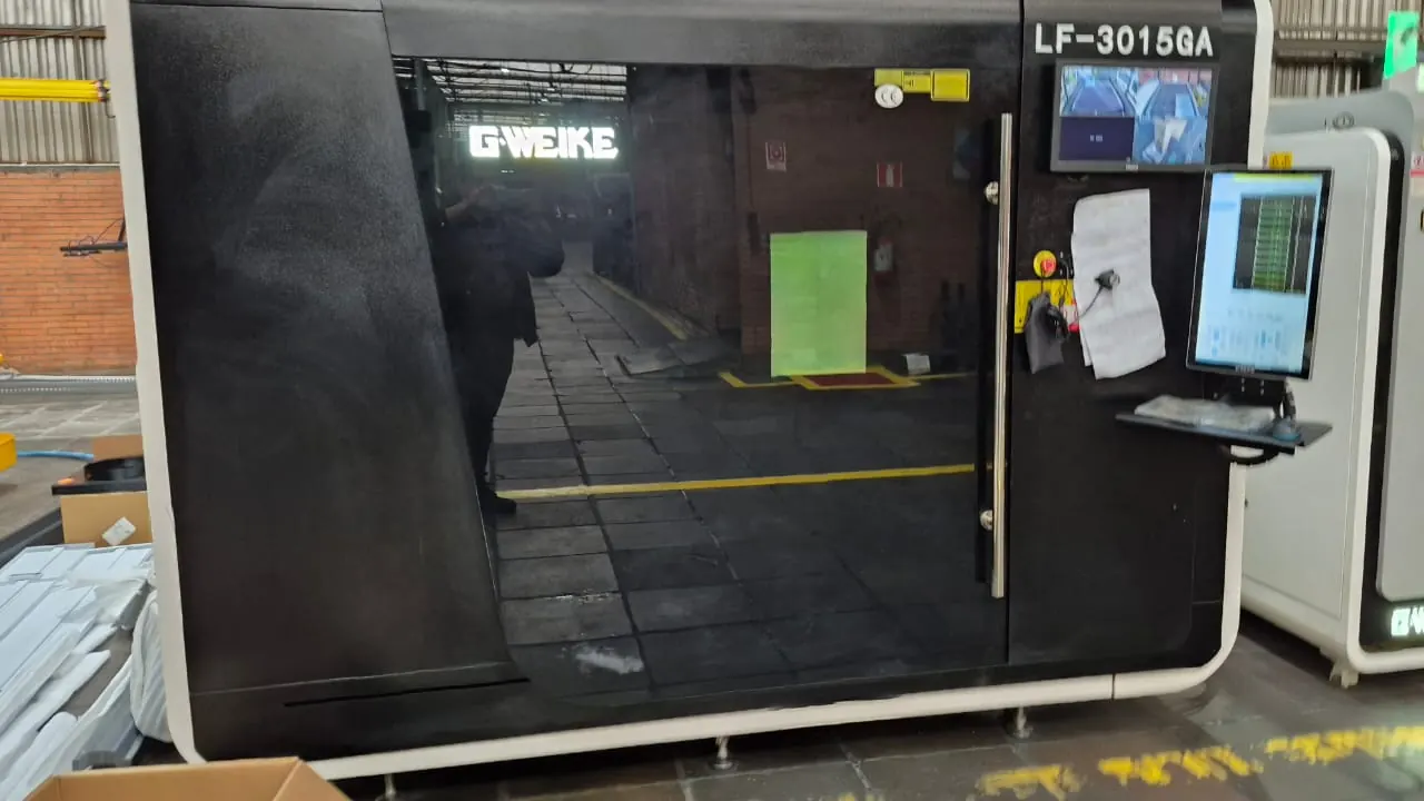 Máquina de corte a laser G-Weike