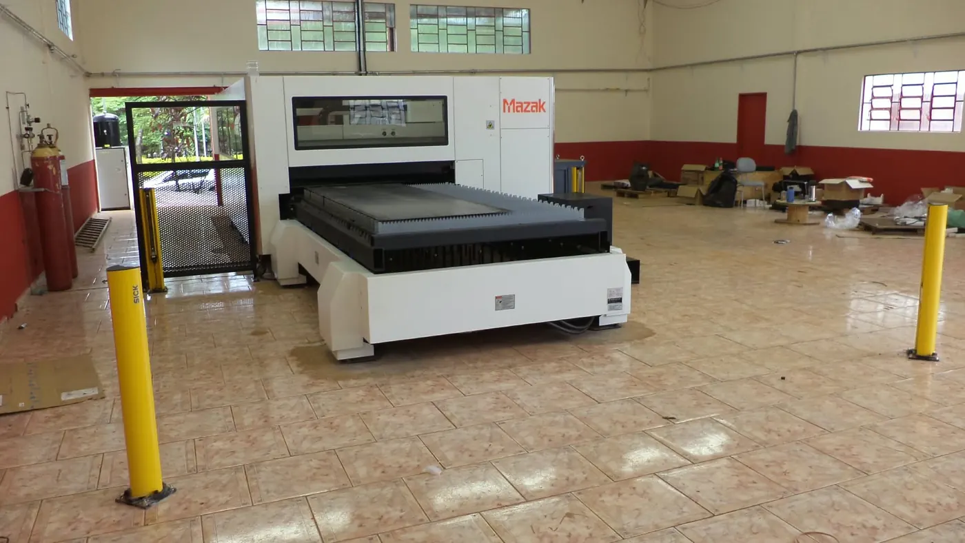 Mazak, mesa de corte