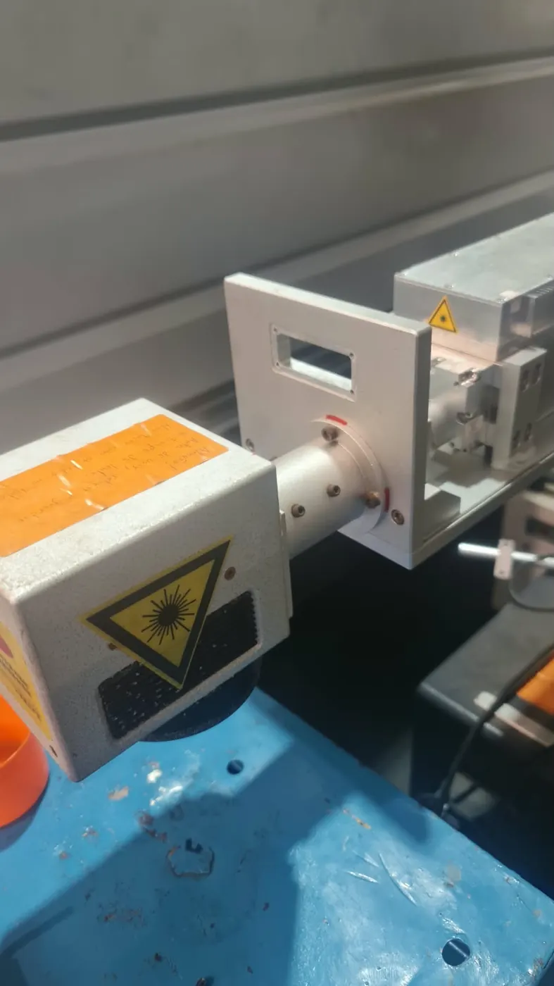 Percurso óptico do feixe laser